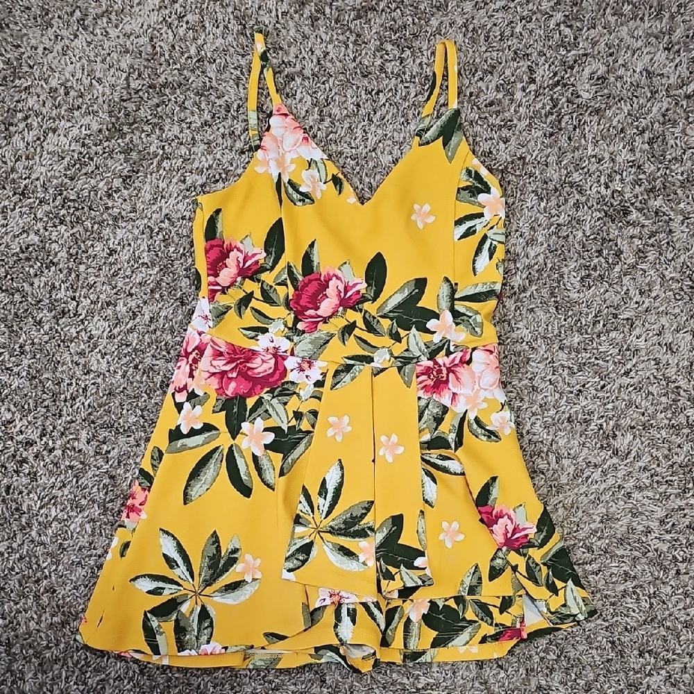 NWOT Floral Yellow Romper - Picture 1 of 6